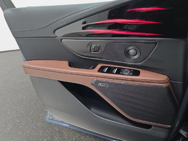 New 2026 Lincoln Nautilus Reserve AWD/4WD image 23