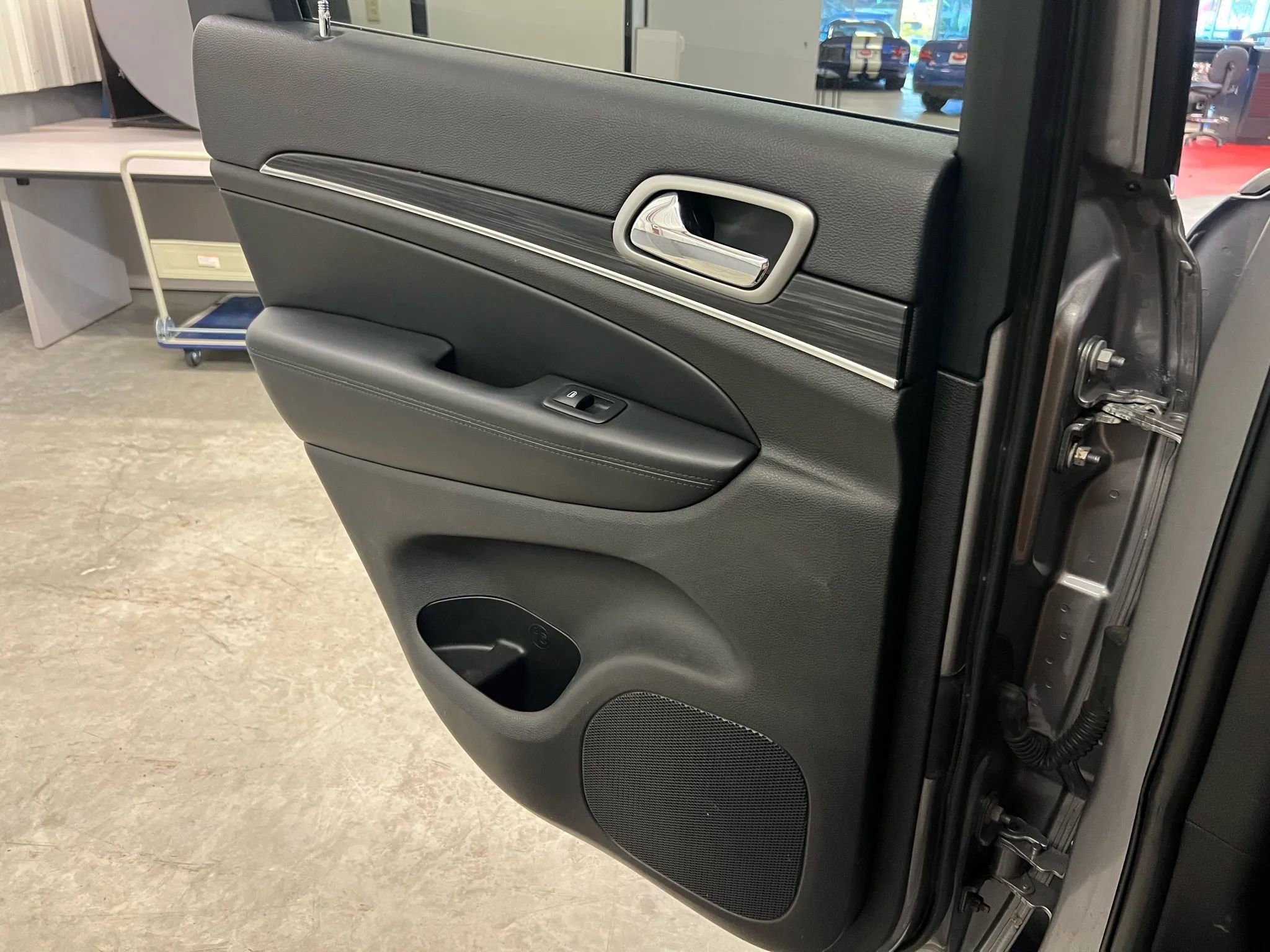 Used 2019 Jeep Grand Cherokee Limited image 34