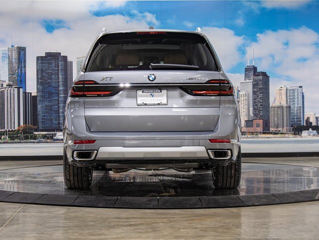 Certified 2025 BMW X7 xDrive40i image 11