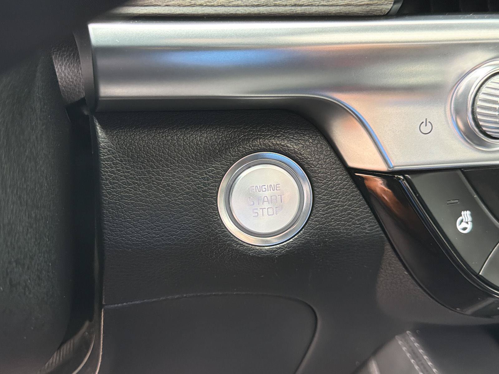 Used 2020 Kia Telluride EX w/ Towing Package AWD/4WD image 18