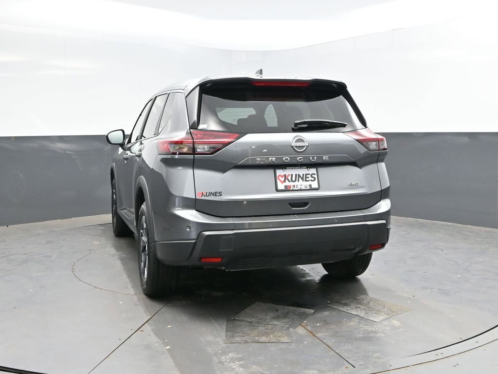 Used 2025 Nissan Rogue SV AWD/4WD image 8