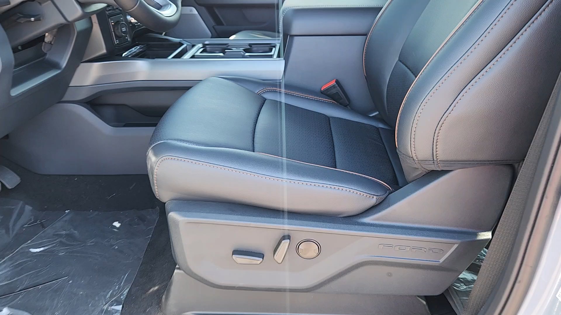 New 2026 Ford F250 Lariat w/ FX4 Off-Road Package image 18