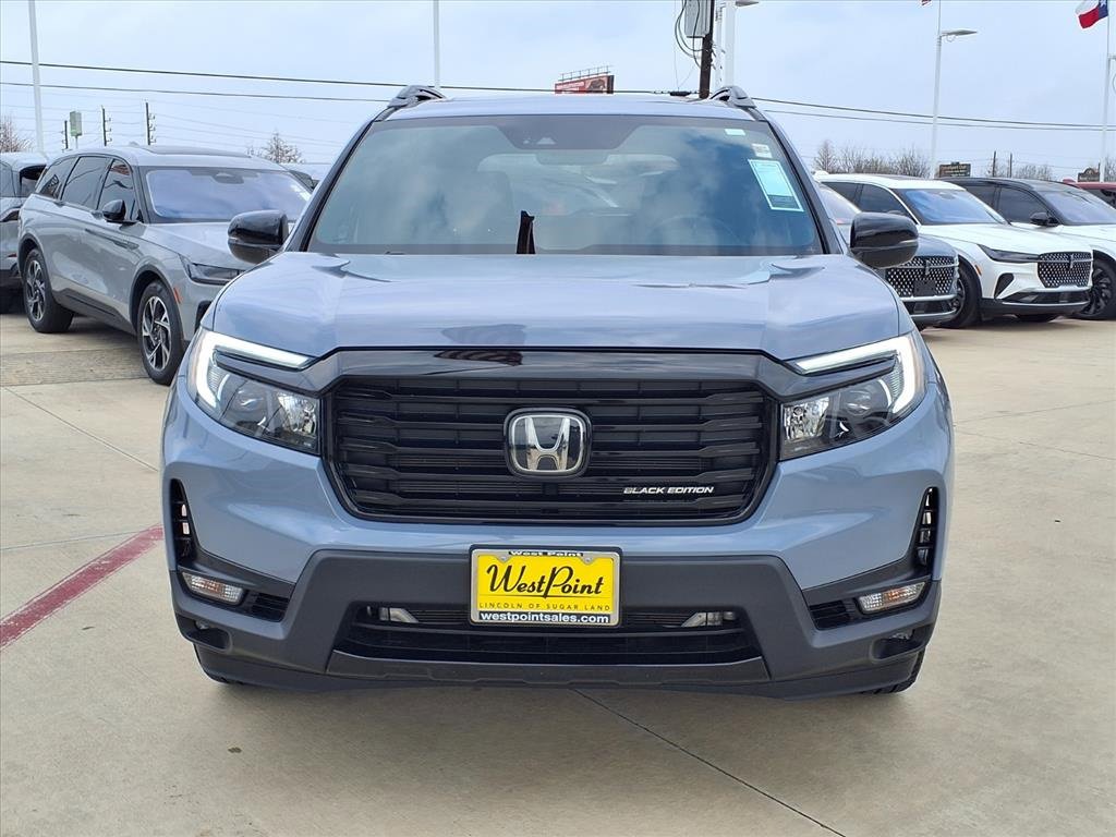 Used 2025 Honda Passport Black Edition image 3