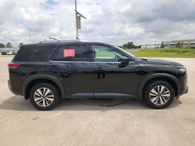 Certified 2025 Nissan Pathfinder SL AWD/4WD image 4