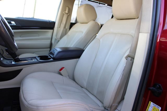 Used 2018 Lincoln MKT AWD w/ Technology Package image 18