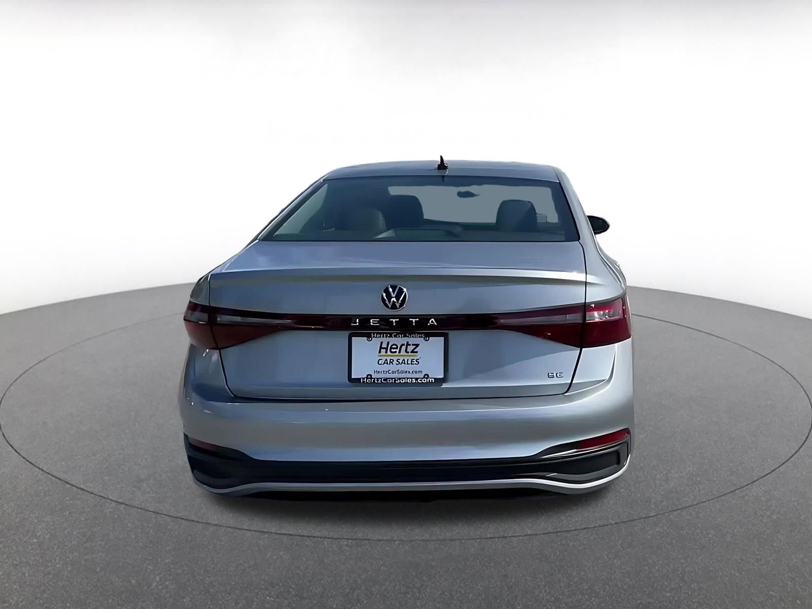 Used 2025 Volkswagen Jetta SE FWD image 12