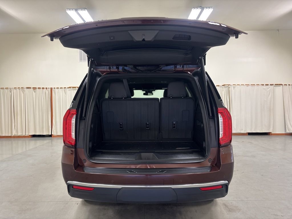 Used 2023 GMC Yukon SLT w/ SLT Luxury Package image 23