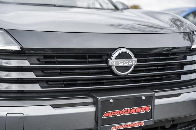 Used 2025 Nissan Kicks SV w/ Charging Package image 13