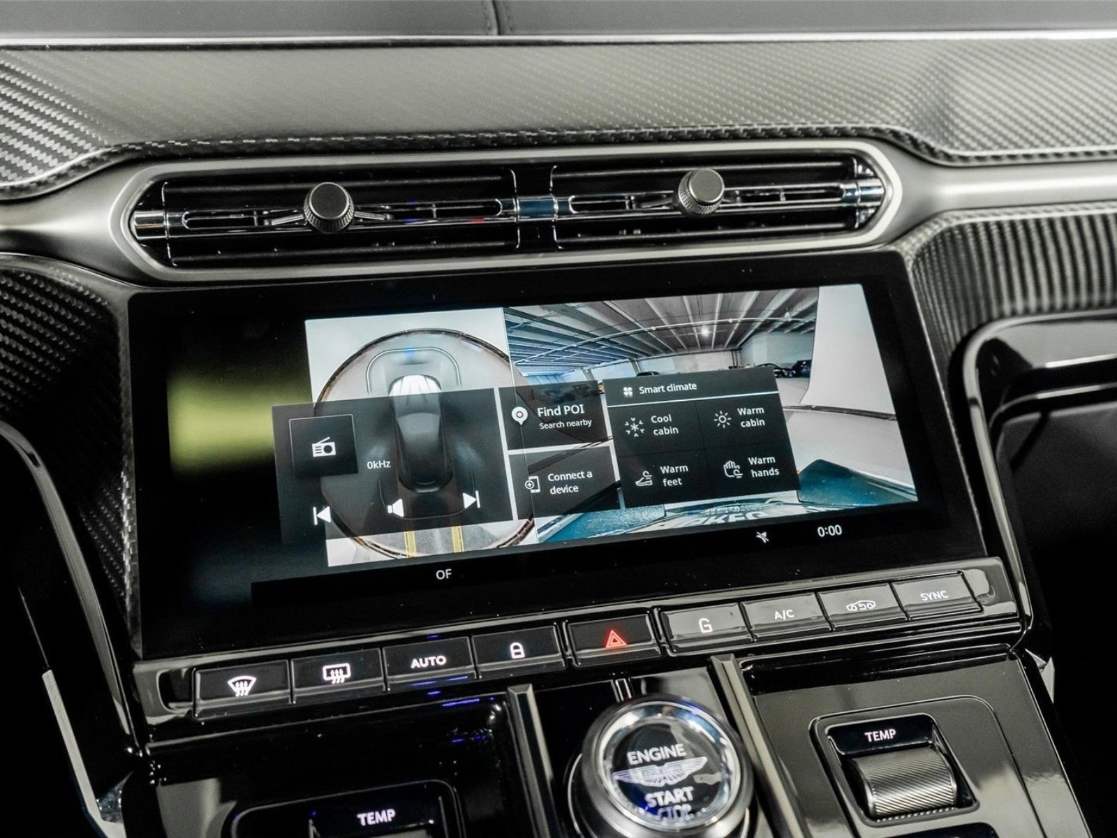 Used 2025 Aston Martin V8 Vantage Coupe image 35