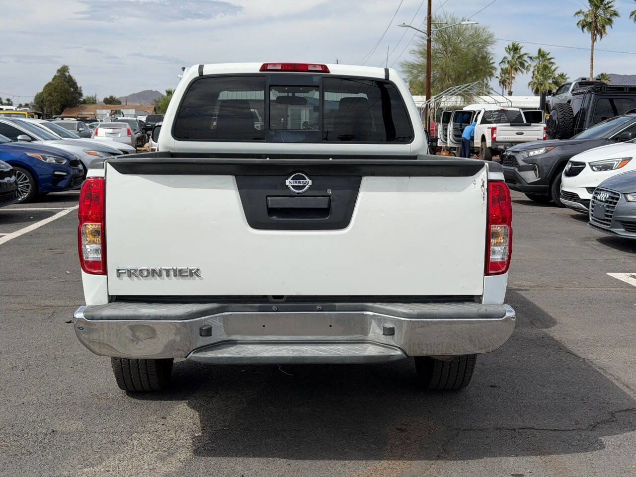 Used 2018 Nissan Frontier SV RWD image 6