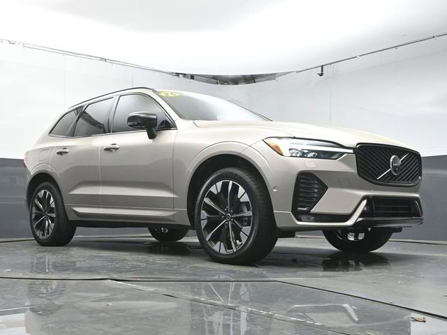 Used 2026 Volvo XC60 B5 Plus w/ Protection Package Premier image 41
