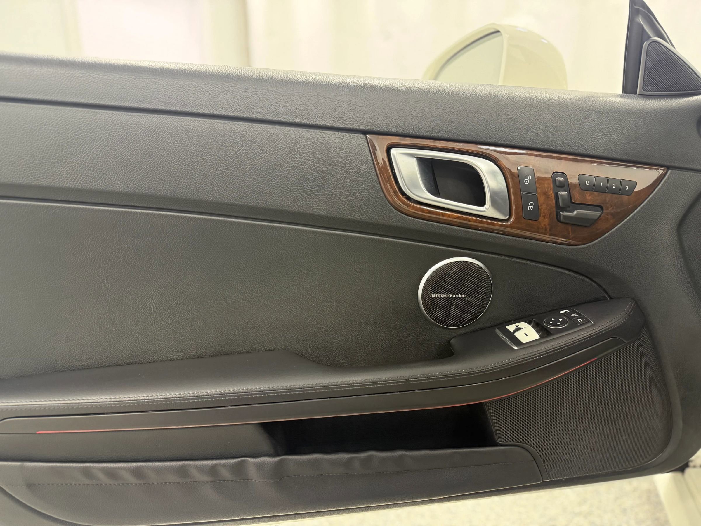 Used 2013 Mercedes-Benz SLK 350 image 14
