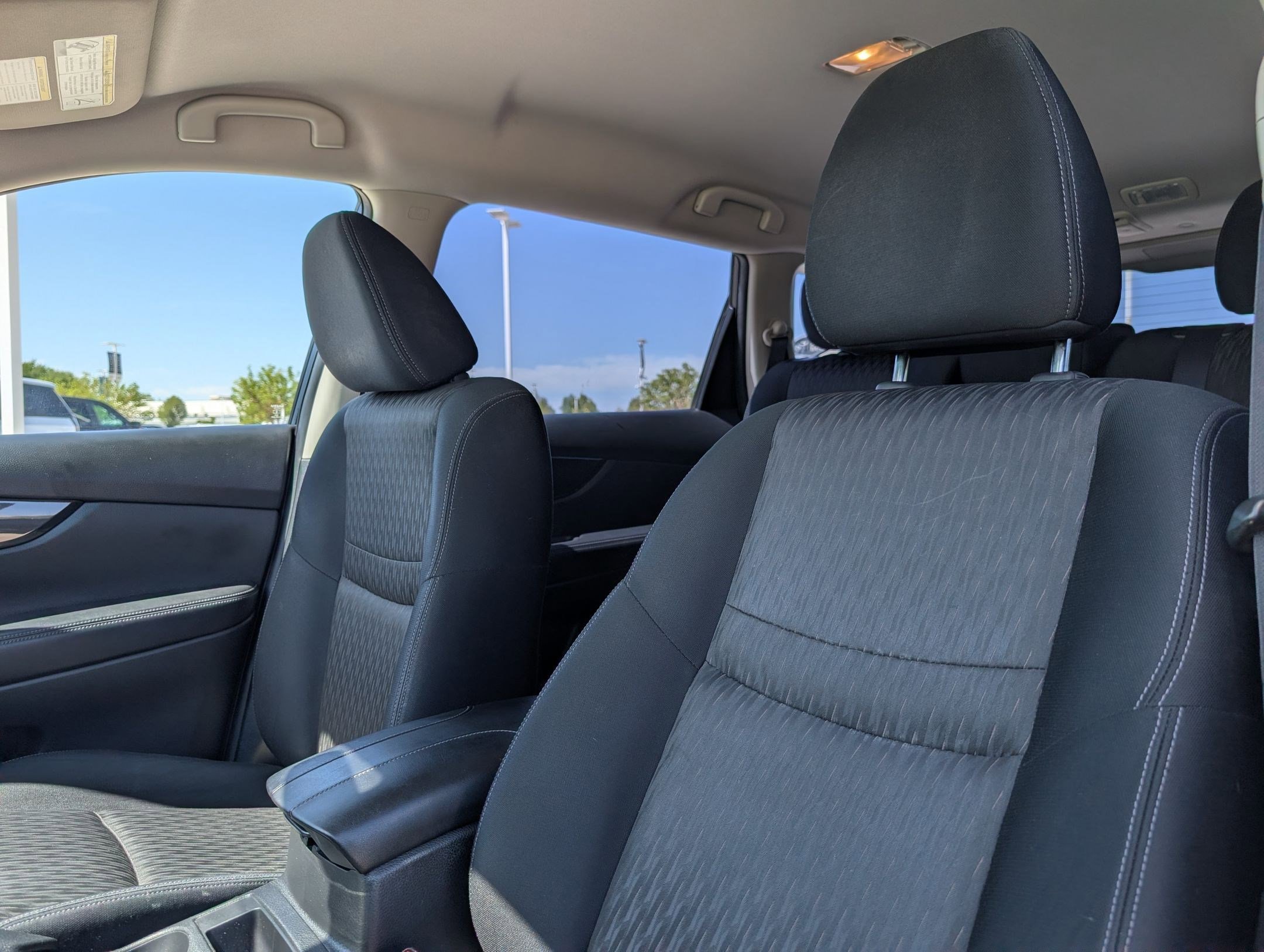 Used 2017 Nissan Rogue S FWD image 23