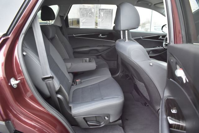 Used 2020 Kia Sorento LX w/ LX I4 Convenience Package image 35