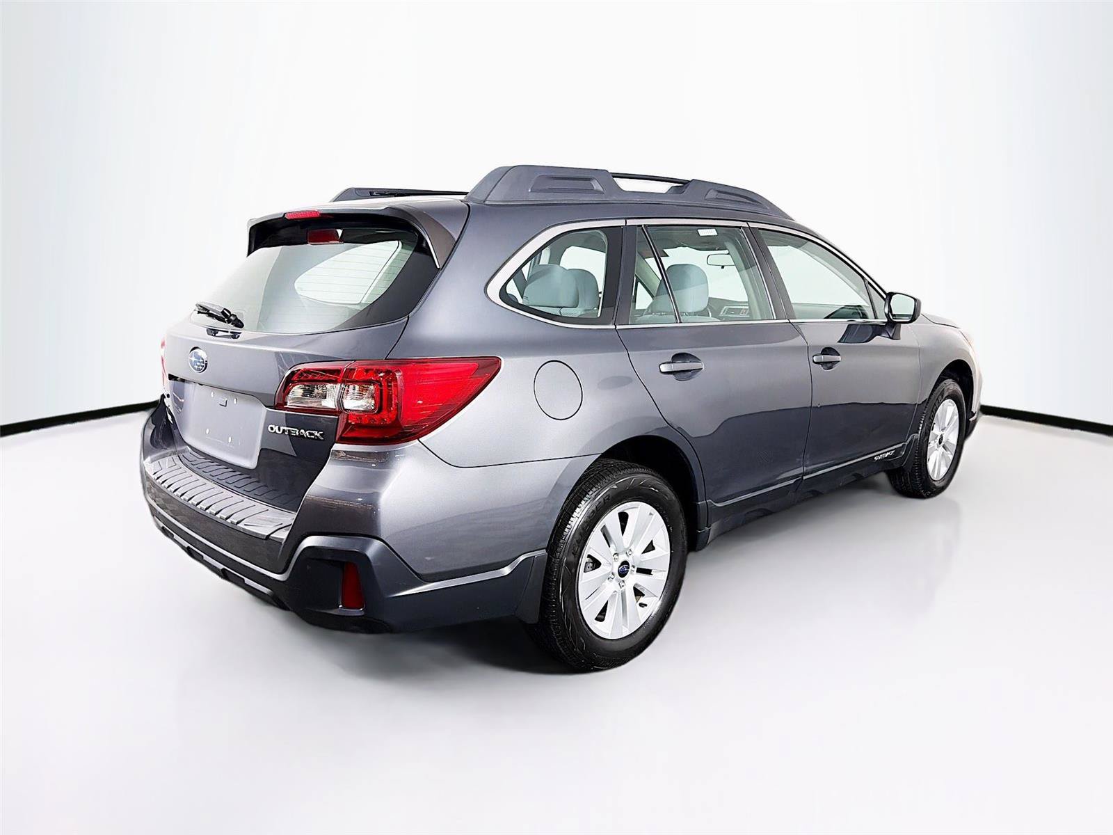 Used 2018 Subaru Outback 2.5i AWD/4WD image 11