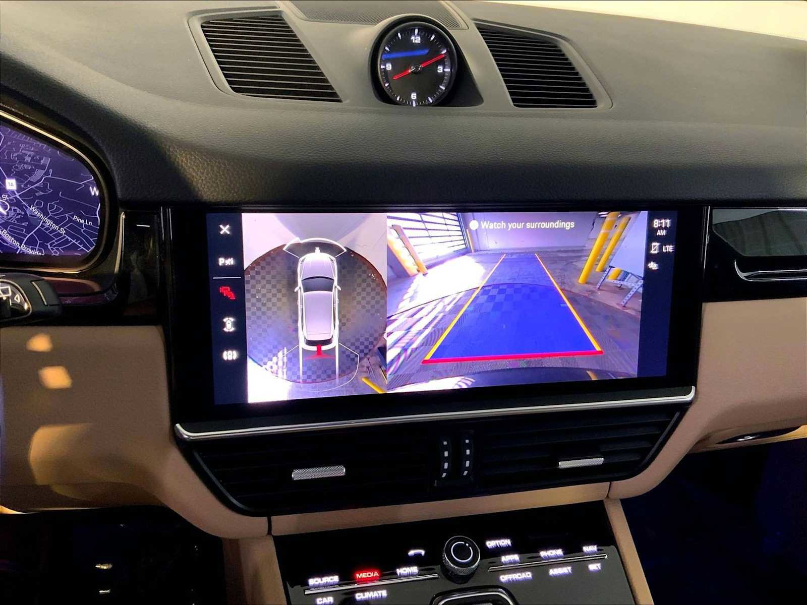 Certified 2023 Porsche Cayenne Platinum Edition AWD/4WD image 31