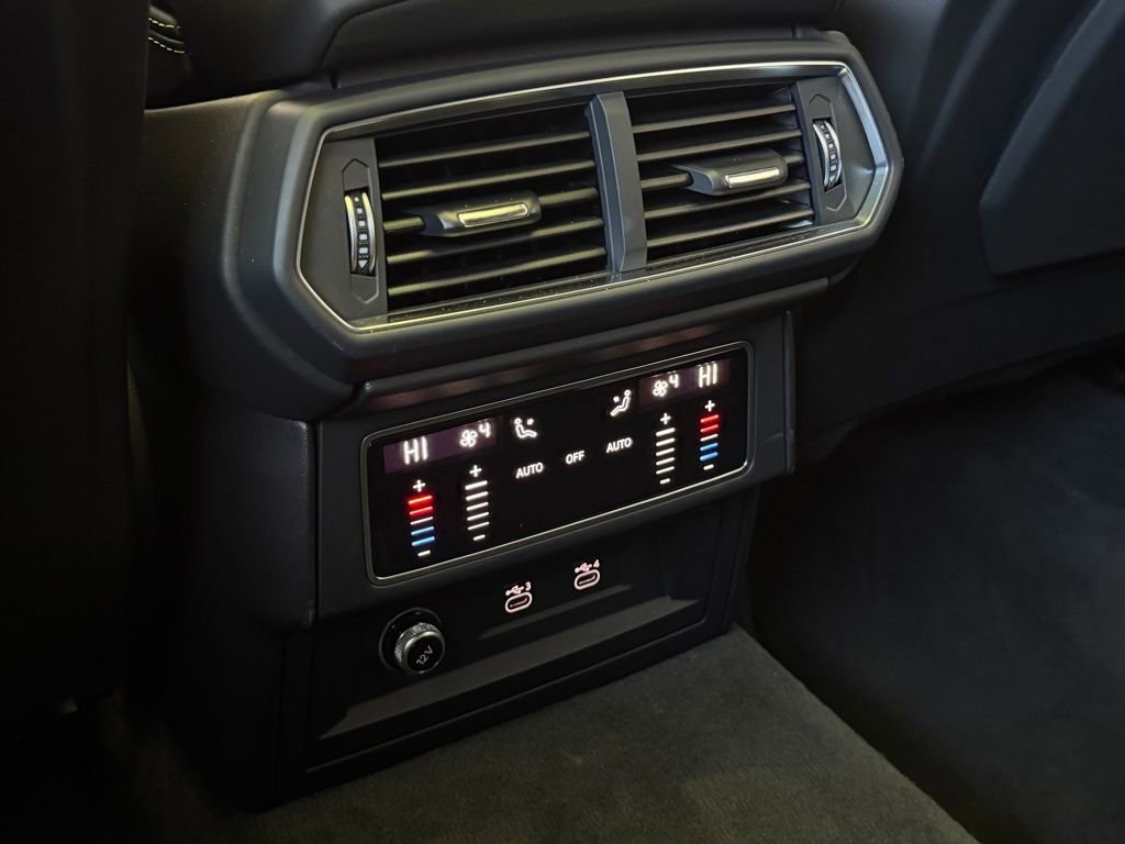 Used 2022 Lamborghini Urus image 18