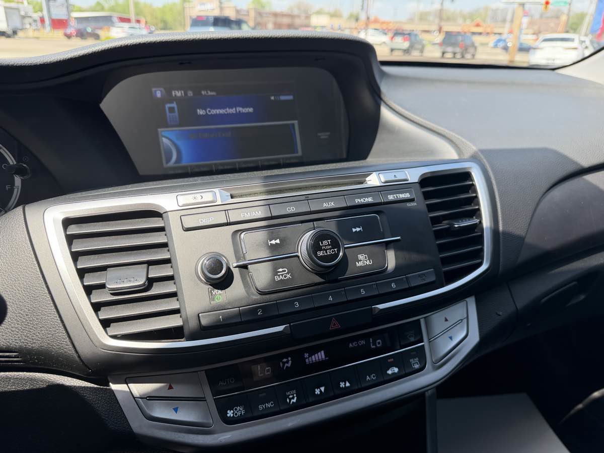 Used 2015 Honda Accord LX image 23