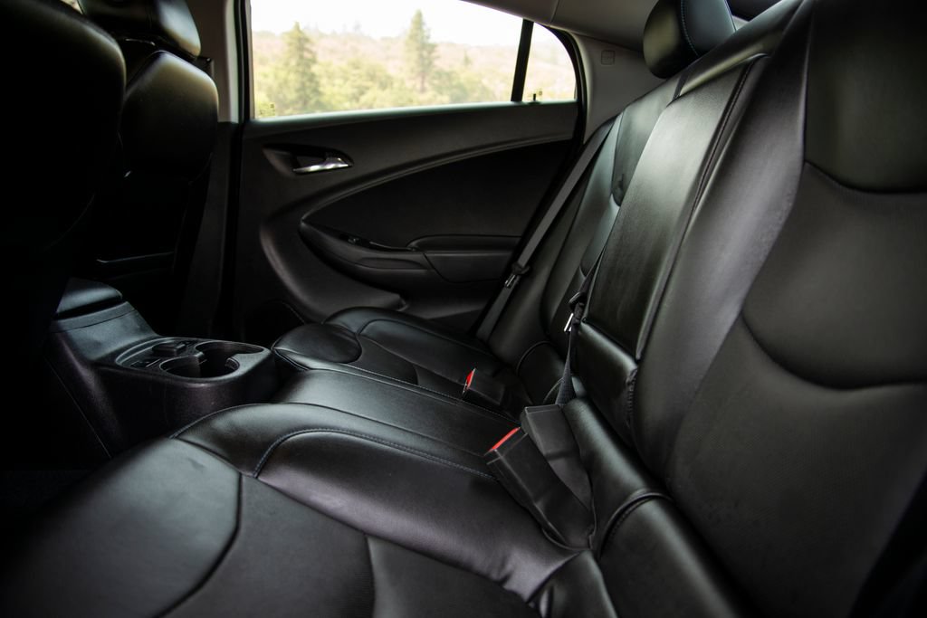 Used 2018 Chevrolet Volt Premier w/ Driver Confidence Package FWD image 13