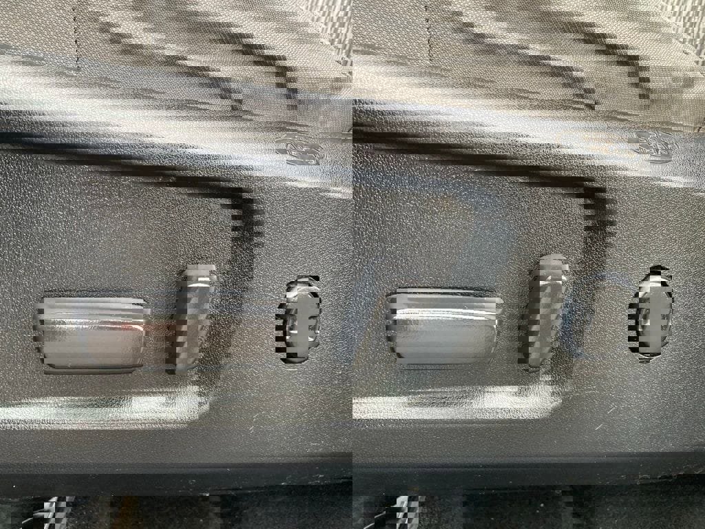 Used 2020 Toyota Tundra SR5 w/ SR5 Upgrade Package image 15