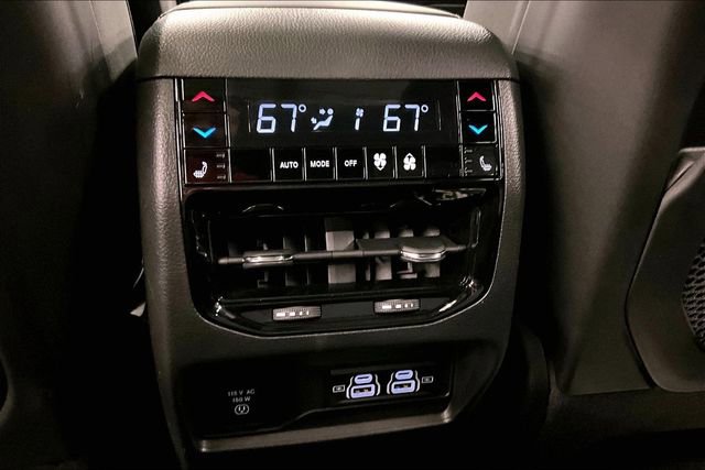 Used 2024 Jeep Grand Cherokee Overland w/ Luxury Tech Group IV image 33