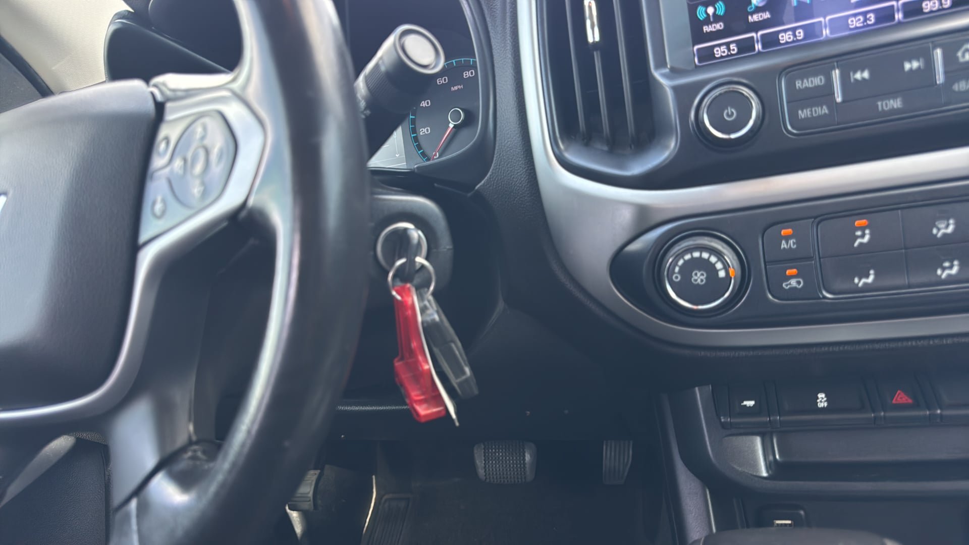 Used 2017 Chevrolet Colorado LT w/ LT Convenience Package RWD image 24