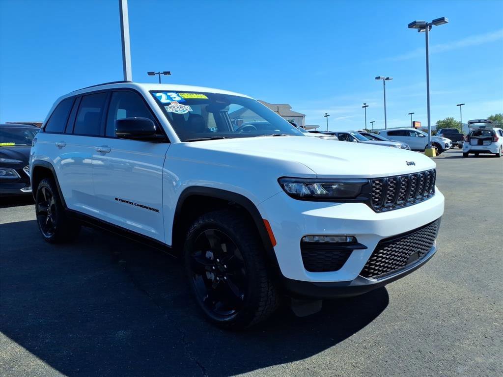 Used 2023 Jeep Grand Cherokee Limited w/ Black Appearance Package image 6