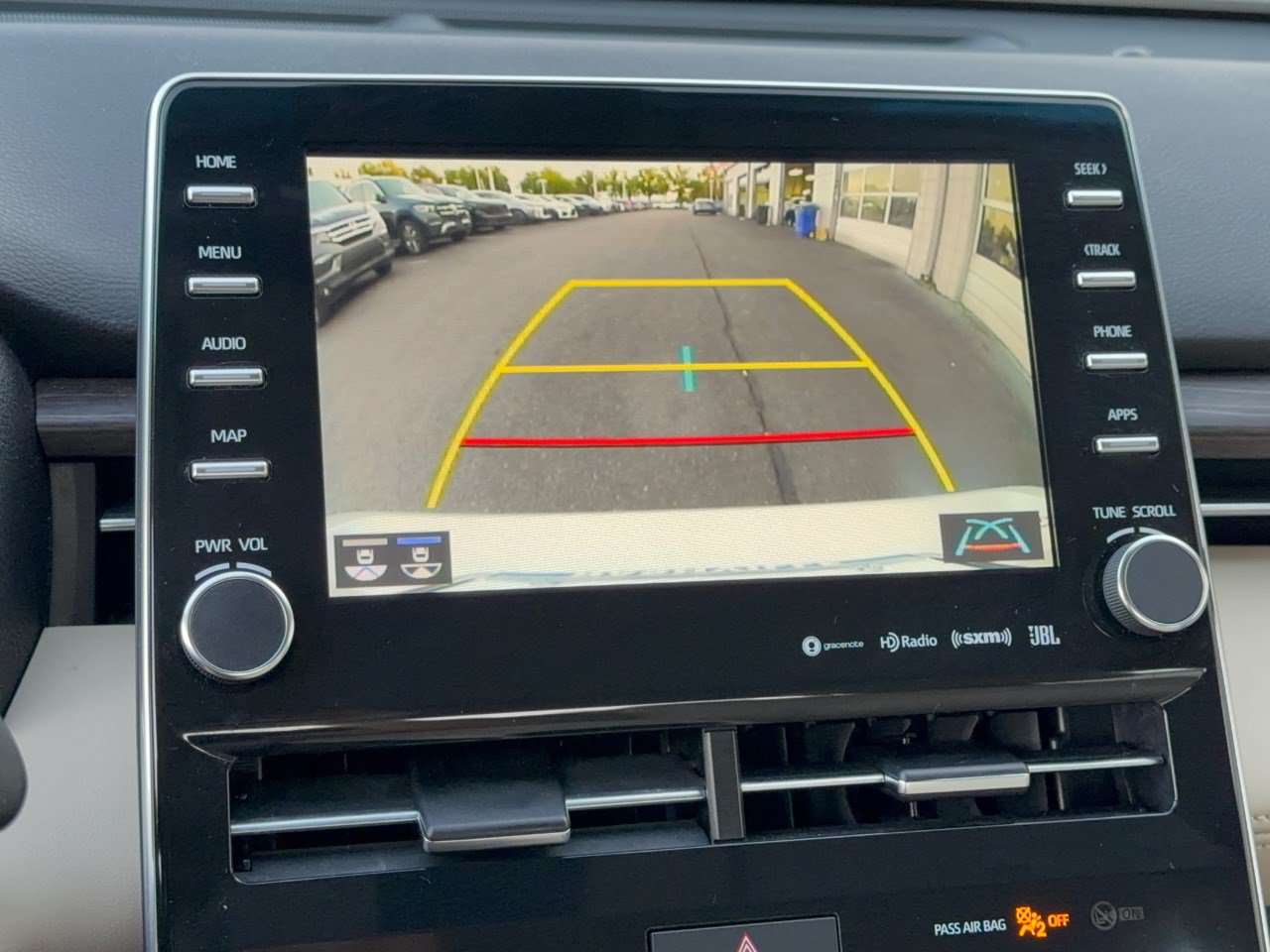 Used 2019 Toyota Avalon XLE w/ Moonroof Package FWD image 24