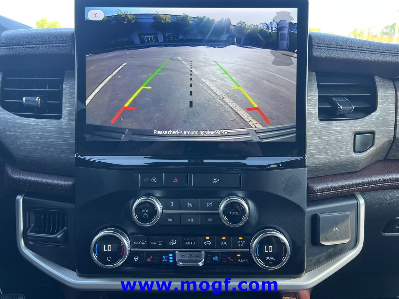 Used 2024 Ford Expedition Limited RWD image 7