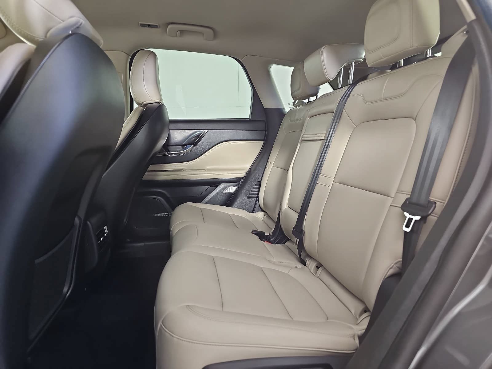 Used 2025 Lincoln Corsair FWD image 14