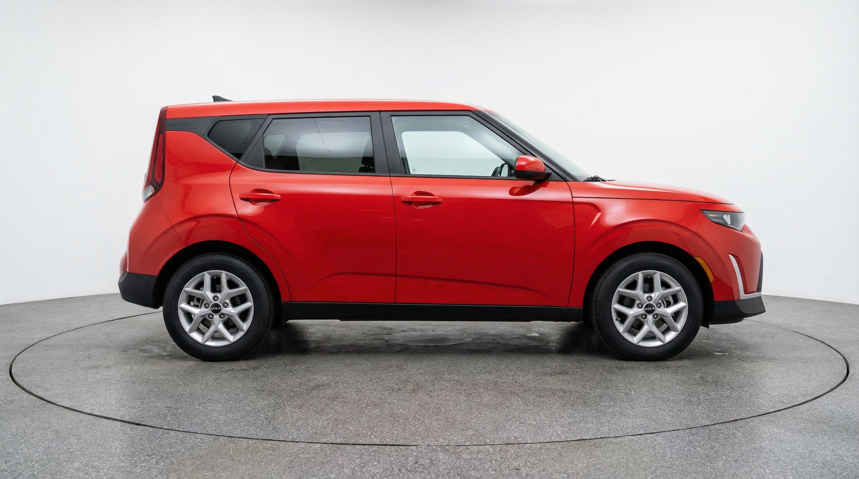 Used 2025 Kia Soul LX w/ LX Technology Package image 11