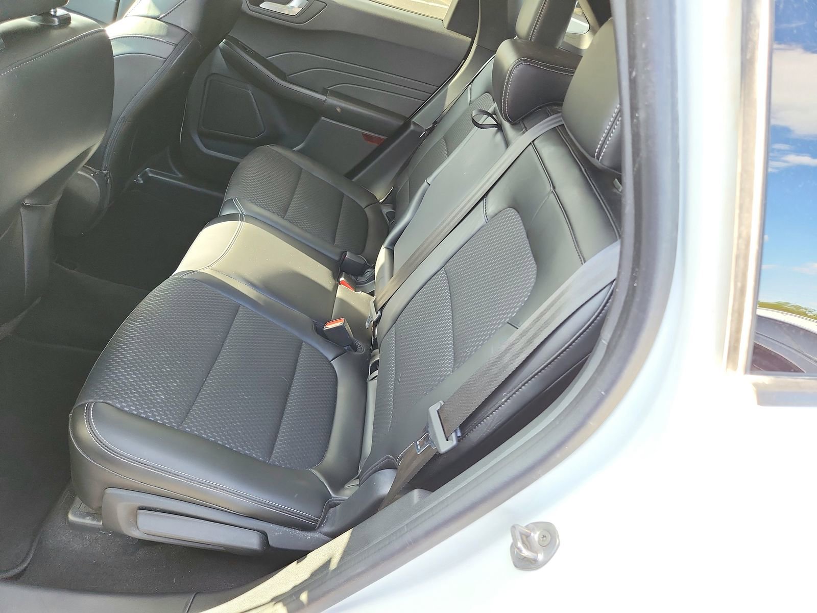 Used 2024 Ford Escape SE FWD image 23