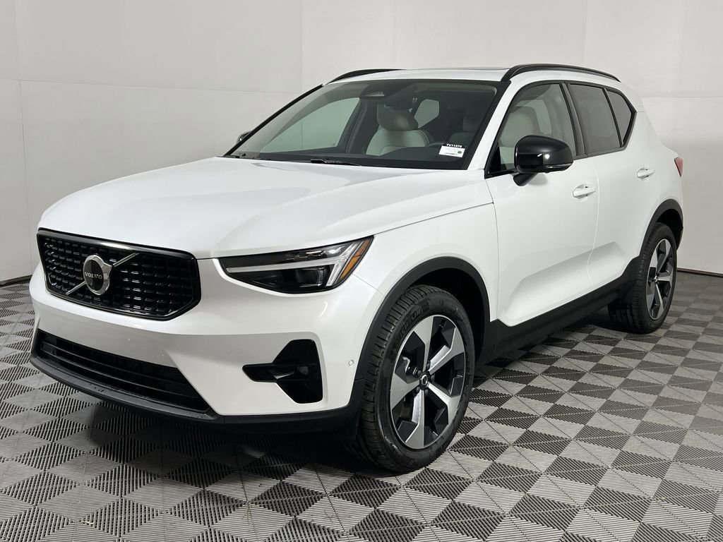 New 2026 Volvo XC40 B5 Plus w/ Protection Package Premier image 4
