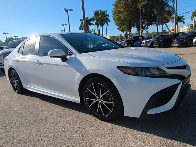 Used 2023 Toyota Camry SE