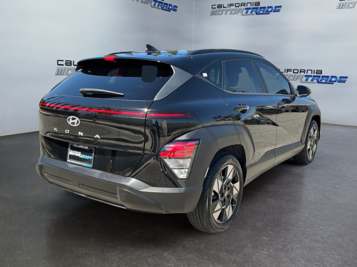Used 2025 Hyundai Kona SEL FWD image 5