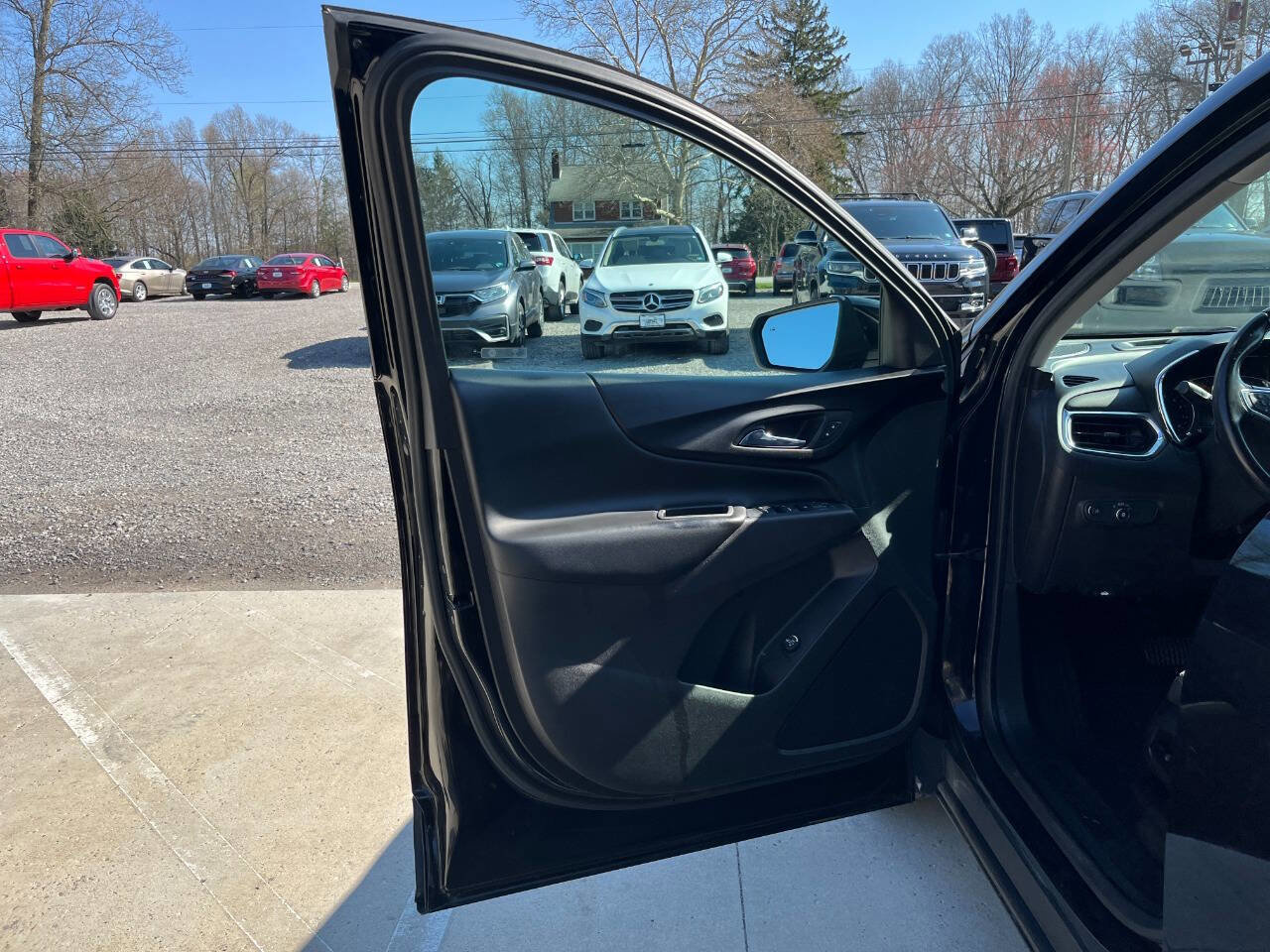 Used 2019 Chevrolet Equinox LT w/ Driver Convenience Package image 12