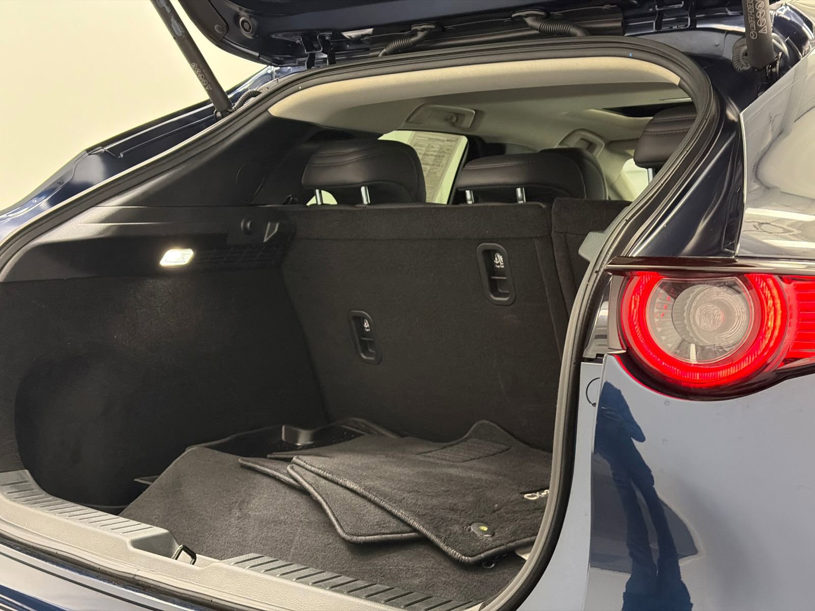 Certified 2025 MAZDA CX-30 AWD 2.5 S w/ Premium Package image 8