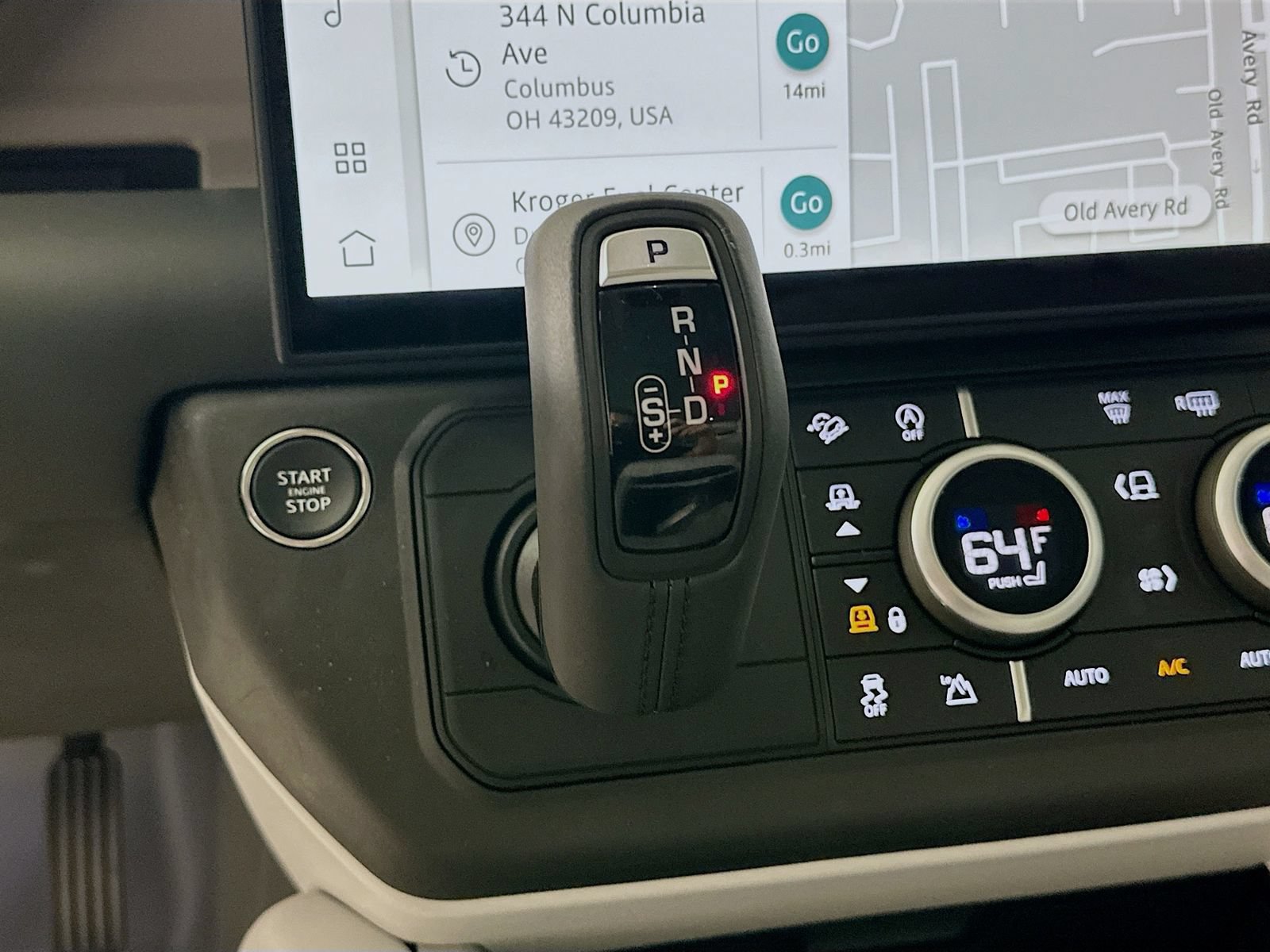 New 2026 Land Rover Defender 130 X-Dynamic SE AWD/4WD image 29