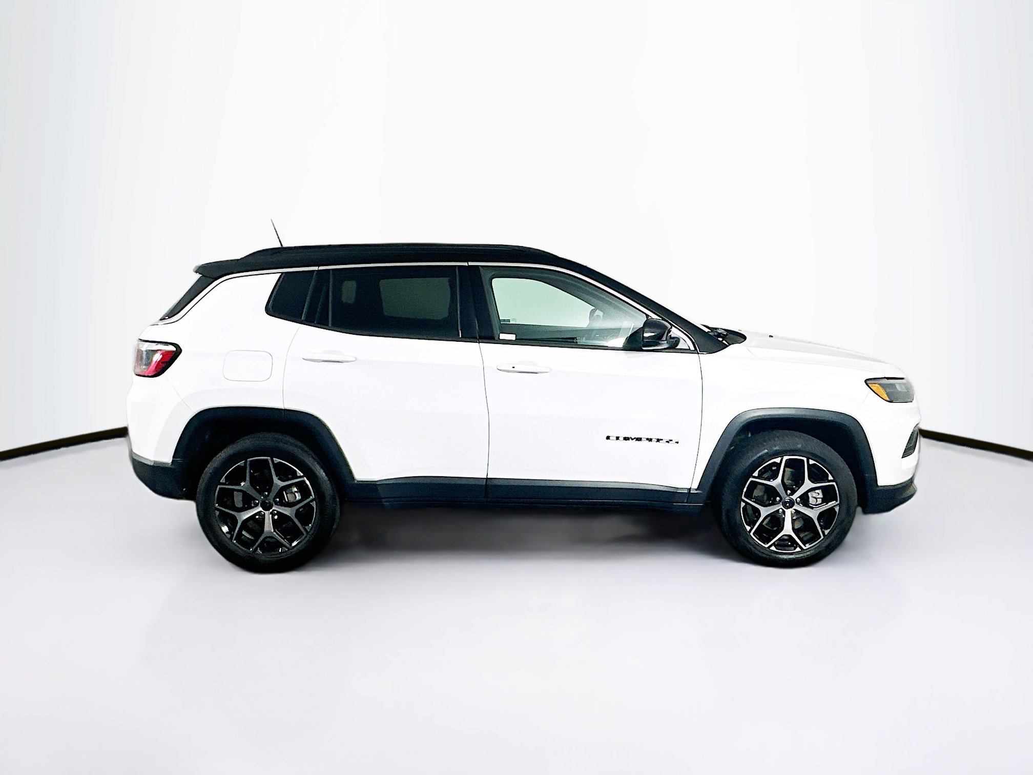 Used 2025 Jeep Compass Limited image 10
