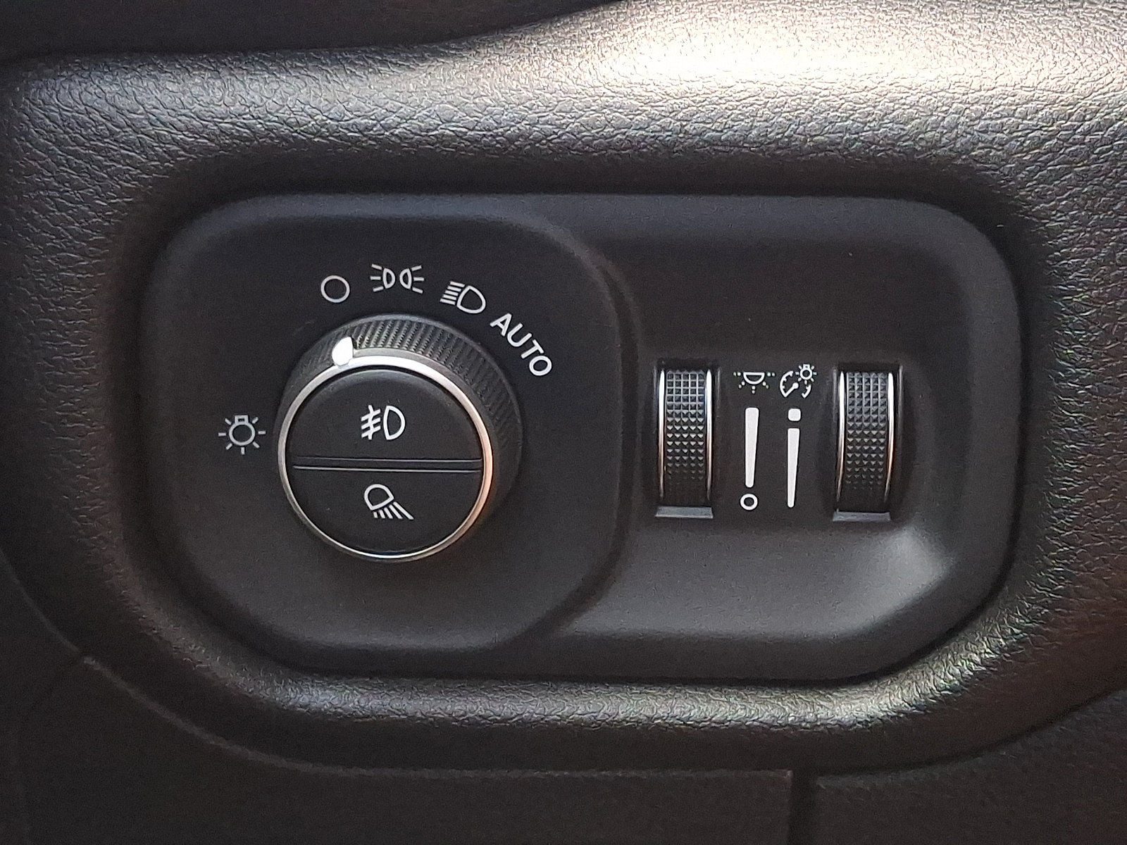 Used 2019 RAM 1500 Big Horn AWD/4WD image 25