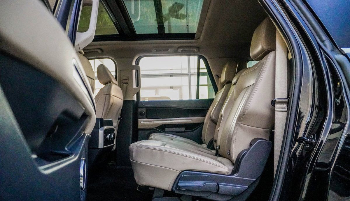 Used 2022 Ford Expedition Max Limited image 19