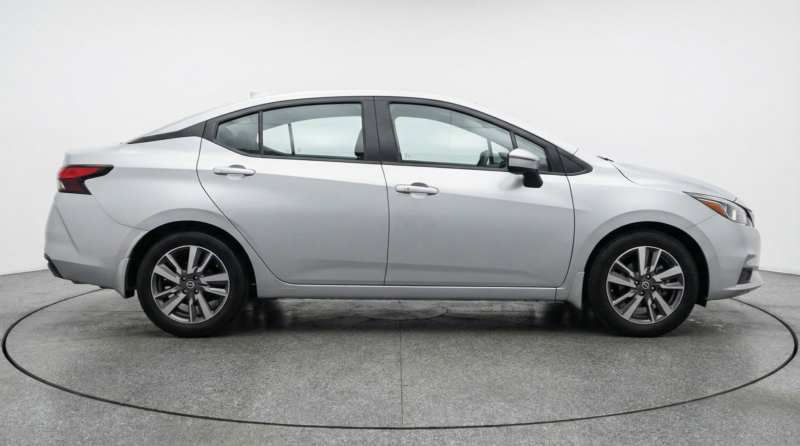 Used 2025 Nissan Versa SV FWD image 11