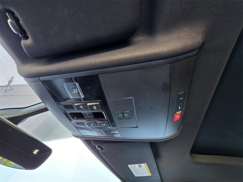 Used 2020 Volkswagen Atlas Cross Sport SE w/ Panoramic Sunroof Package image 27