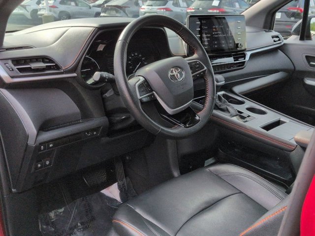 Certified 2022 Toyota Sienna XSE AWD/4WD image 9