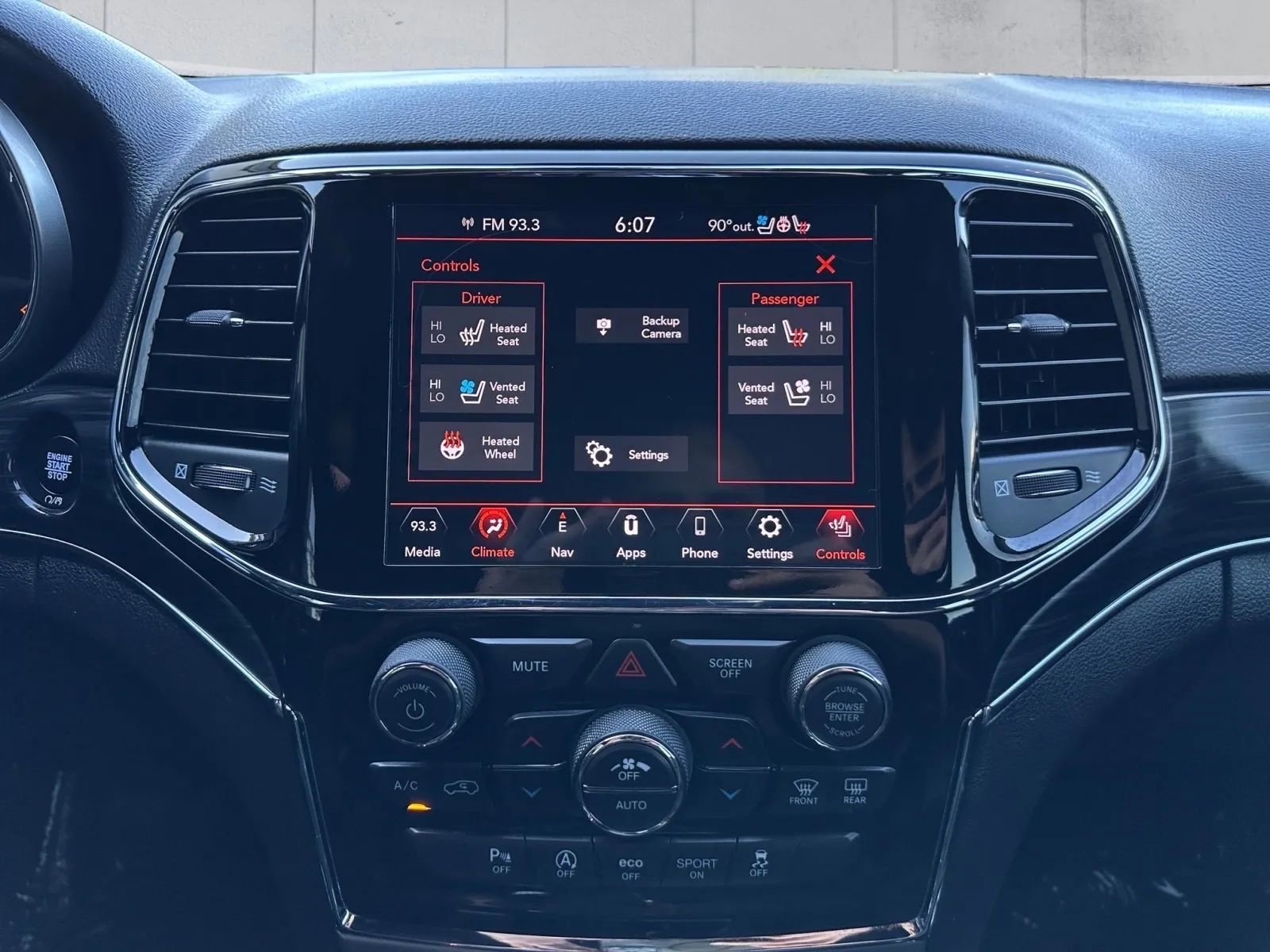 Used 2020 Jeep Grand Cherokee Limited w/ Luxury Group II image 15