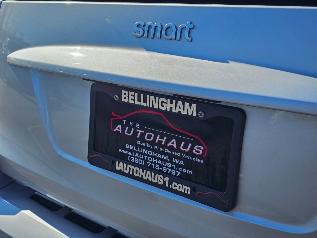 Used 2015 smart fortwo pure image 12
