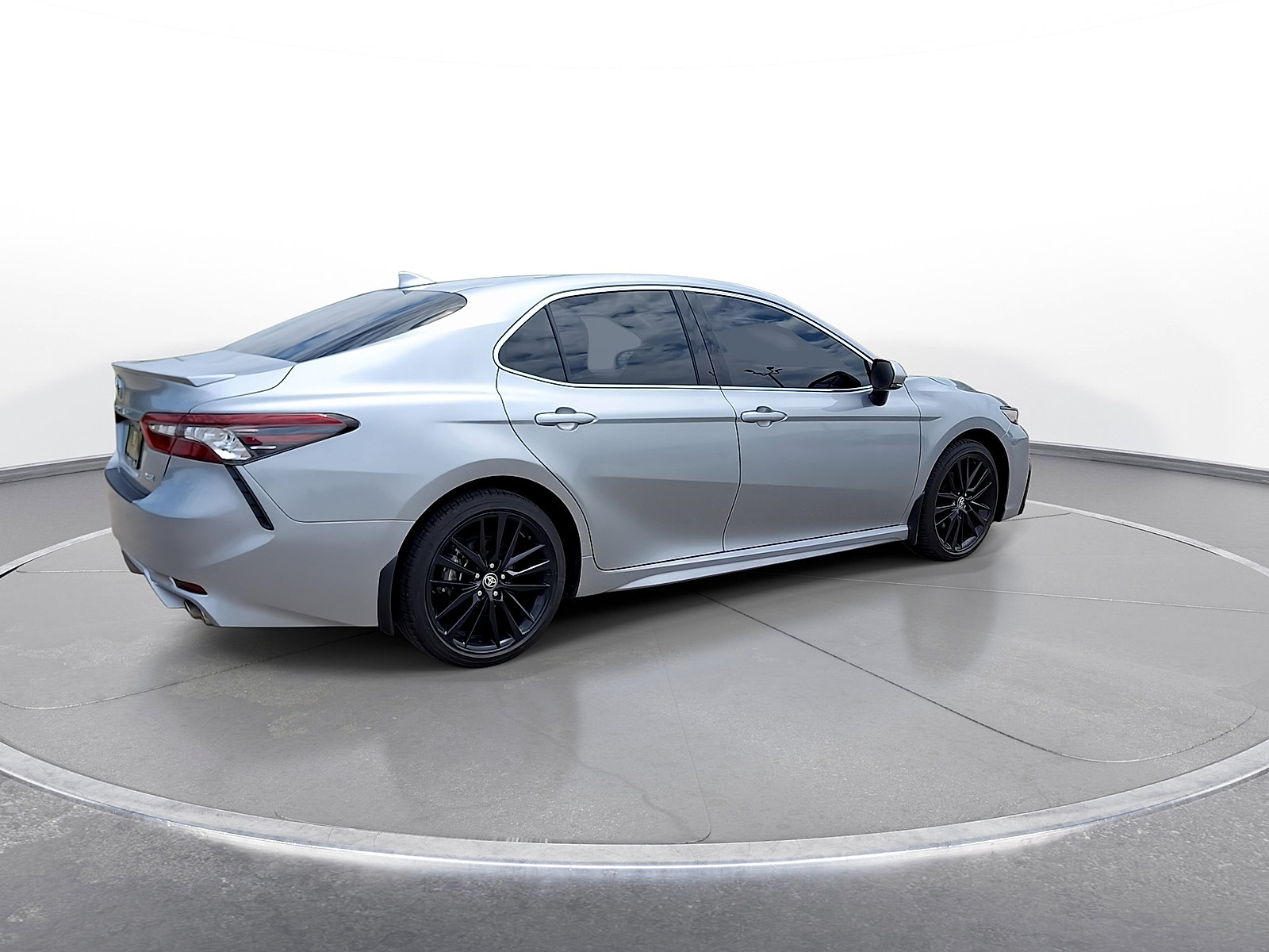 Used 2024 Toyota Camry XSE w/ Cold Weather Package FWD image 8