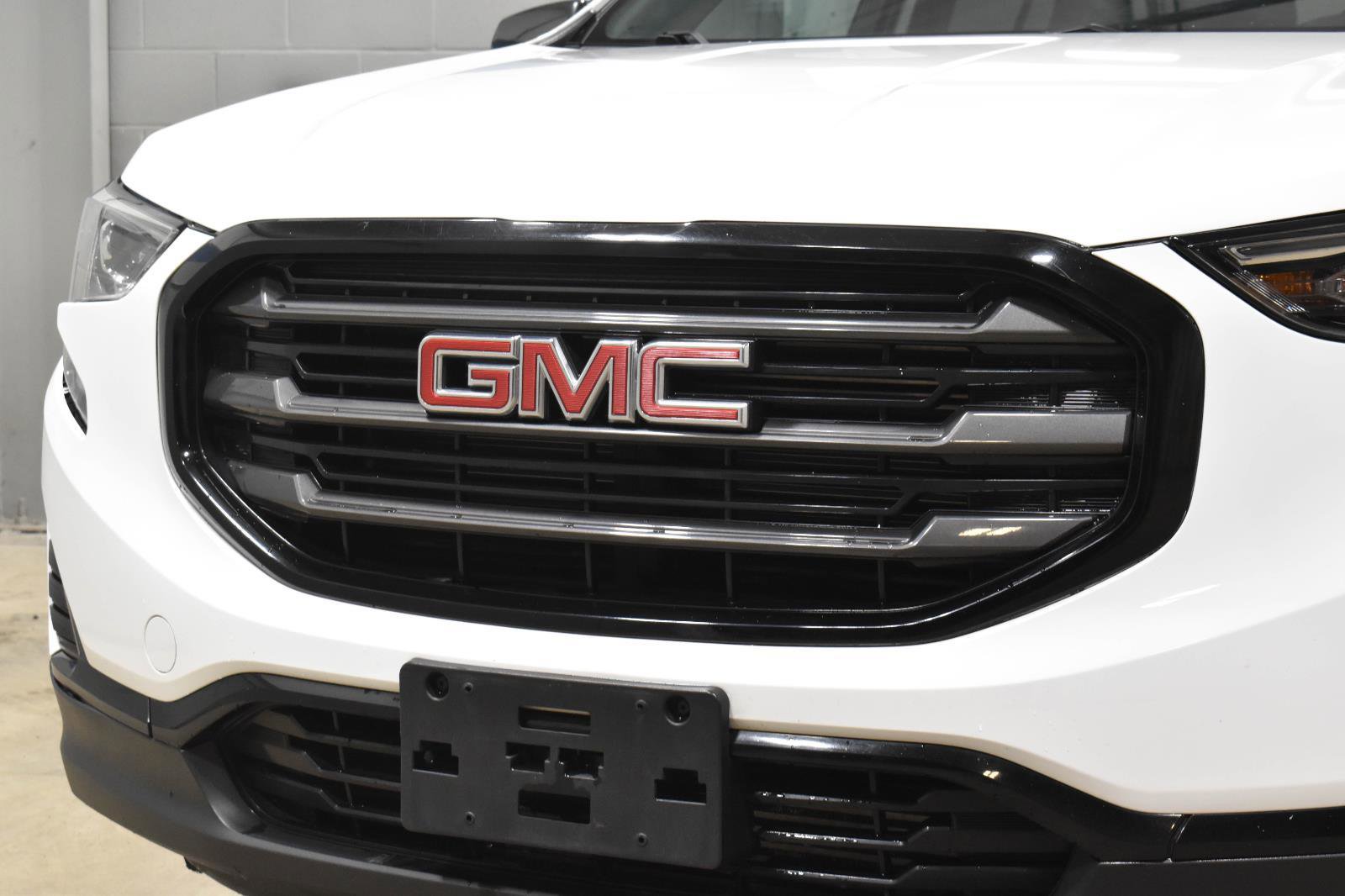 Used 2020 GMC Terrain SLE w/ Elevation Edition FWD image 29