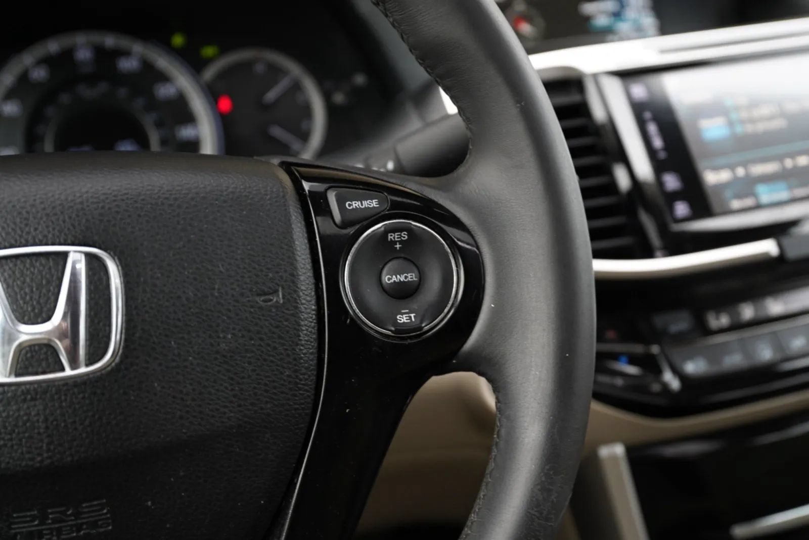 Used 2017 Honda Accord EX-L image 49