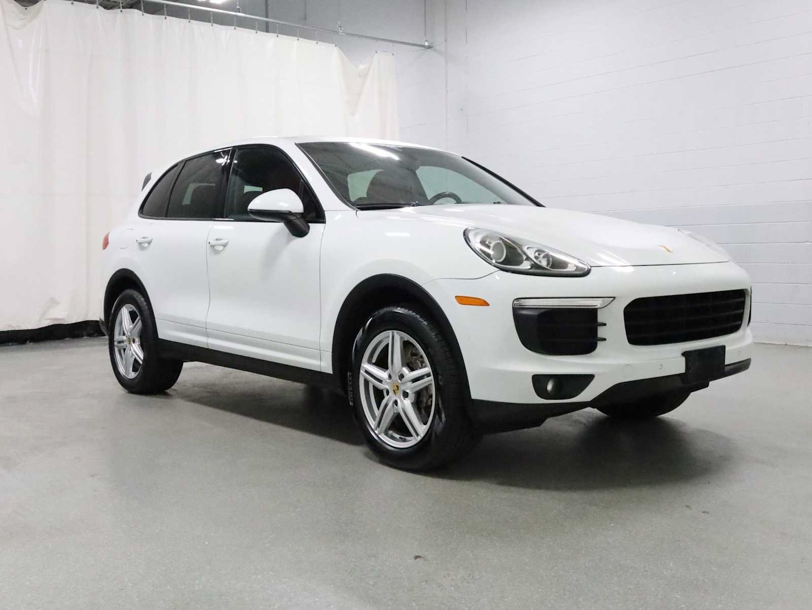 Used 2016 Porsche Cayenne AWD/4WD image 13